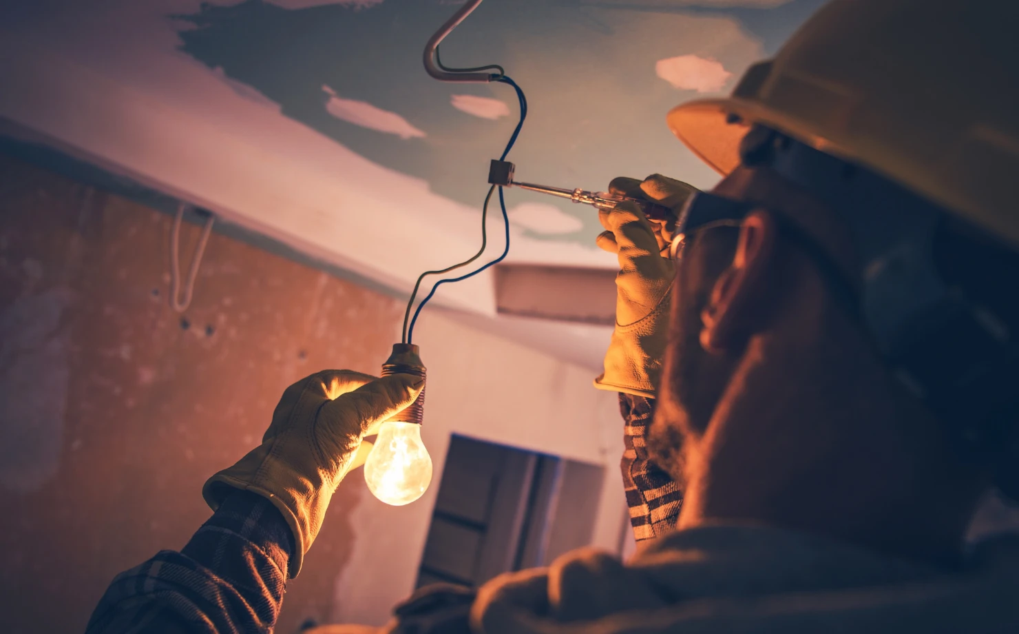 Elektrik Tesisatı Bakım ve Yenileme Hizmeti 1 istanbul elektrik ustasi 1