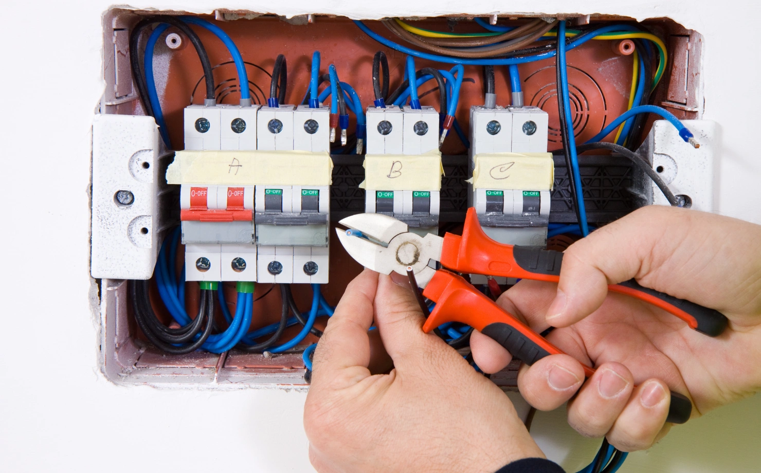 Elektrik Sigorta Arıza Tespiti ve Onarımı 3 maras elektrikcisi 4